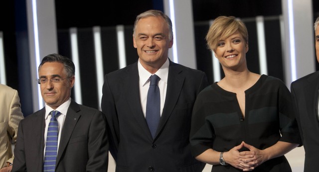 González Pons posa junto a Ramon Tremosa y a María Casado