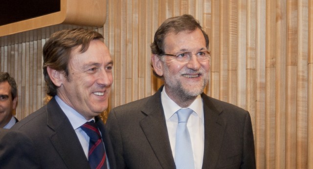 Rajoy junto a Hernando