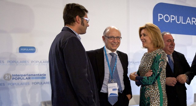 María Dolores de Cospedal con Cristóbal Montoro y Arturo Romaní