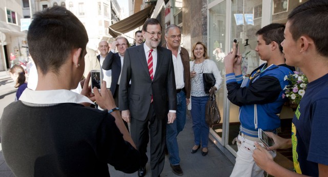 Mariano Rajoy junto a González Pons en Valladolid