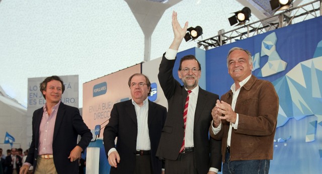 Carlos Floriano, Juan Vicente Herrera, Mariano Rajoy y González Pons en el mitin de Valladolid