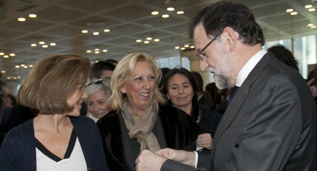 Mariano Rajoy y María Dolores De Cospedal acreditándose en la Convención Nacional del Partido Popular