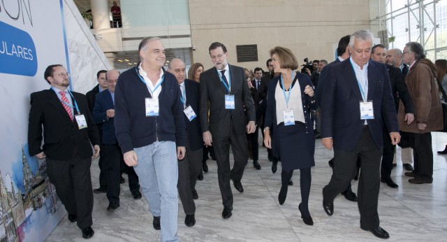 Esteban González Pons, Javier Arenas, María Dolores De Cospedal y Mariano Rajoy a su llegada a la Convención Nacional