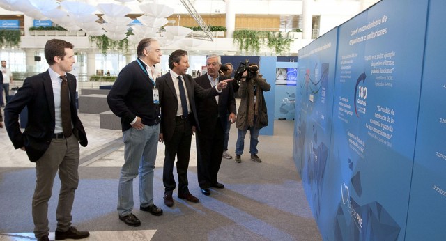 Pablo Casado, portavoz de campaña, junto a los Vicesecretarios visitando la Exposición sobre Empleo