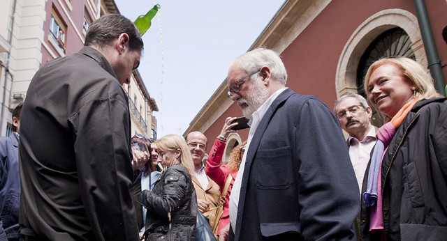 Miguel Arias Cañete con Mercedes Fernández en Oviedo