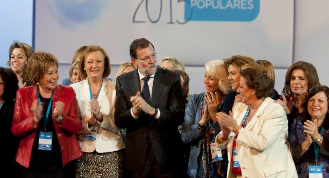 Mariano Rajoy con las alcaldesas del Partido Popular