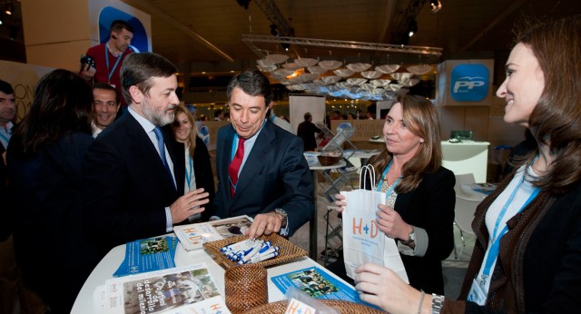 Ignacio González Visita Humanismo y Democracia