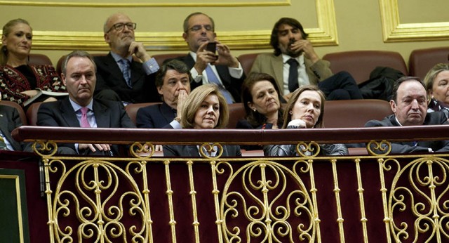 María Dolores de Cospedal y Elvira Fernández durante el Debate sobre el estado de la Nación