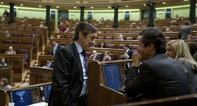 Rafael Hernando dialoga con carlos Floriano  en el DEN 2015