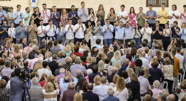 El presidente del Partido Popular, Alberto Núñez Feijóo, durante el acto celebrado en Elche