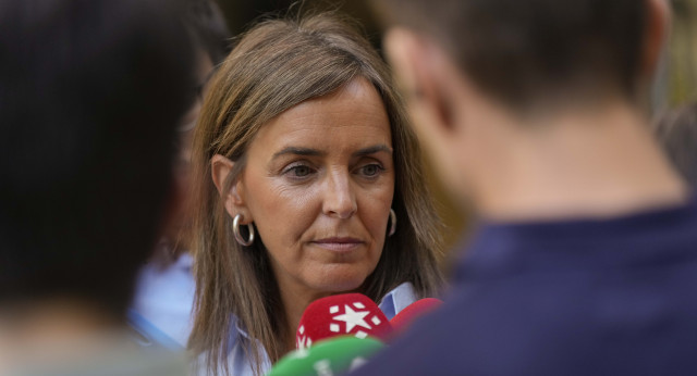 Carmen Fúnez realiza declaraciones a los medios de comunicación