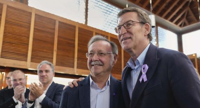 Alberto Núñez Feijóo y Juan Jesús Vivas en el 13 Congreso del PP de Ceuta