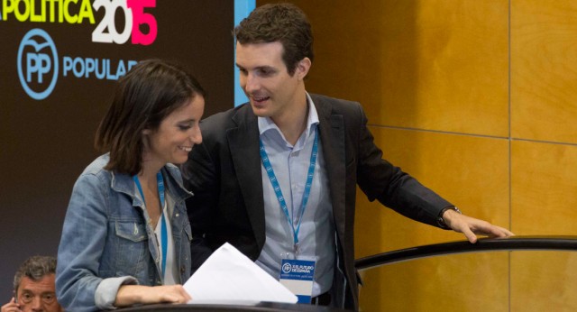 Andrea Levy y Pablo Casado a su llegada