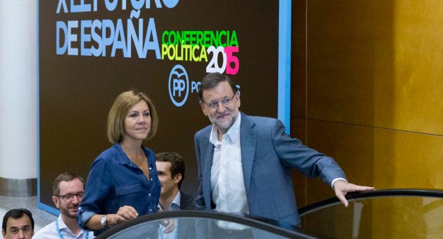 La Secretaria General, Mª Dolores de Cospedal junto a Mariano Rajoy a su llegada a la Conferencia