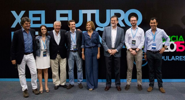 El Presidente del Partido Popular, Mariano Rajoy, junto a la Secretaria General y el resto de Vicesecretarios