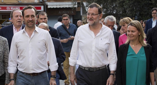 José Ramón Bauzá junto al Presidente del Partido Popular durante el paseo por Mallorca