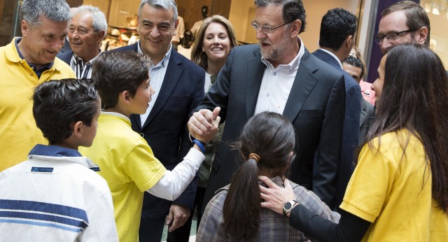 Mariano Rajoy se reúne con familias numerosas en Vitoria