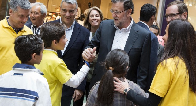 Mariano Rajoy se reúne con familias numerosas en Vitoria