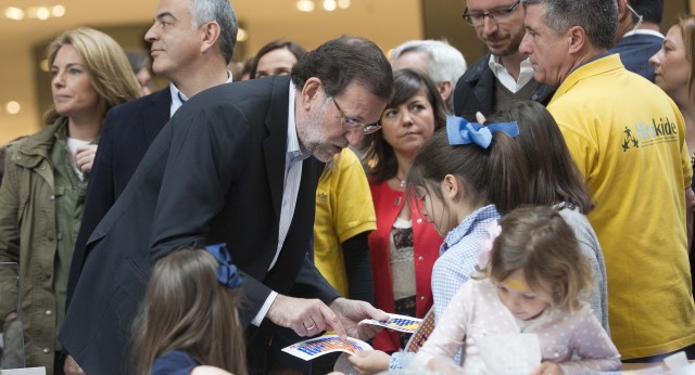 Mariano Rajoy se reúne con familias numerosas en Vitoria