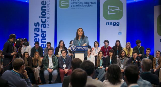 Beatriz Jurado durante su intervención el foro de NNGG