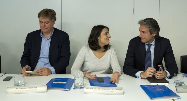 Beatriz Jurado, Presidenta de NNGG junto a Iñigo de la Serna y Tono López Istúriz