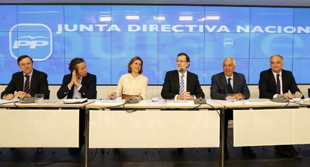El Presidente del Gobierno y del PP junto a la Secretaria General y más miembros de la Junta Directiva Nacional