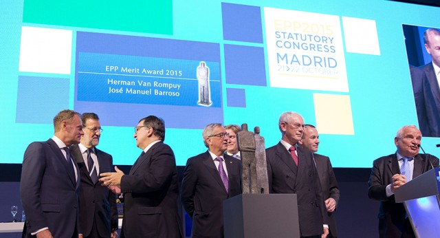 Mariano Rajoy en la entrega de premios a Van Rompuy y a Durao Barroso