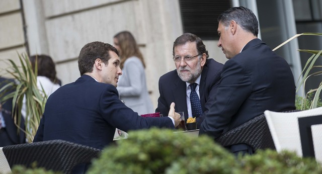 Mariano Rajoy desayuna con Xavier García Albiol y Pablo Casado