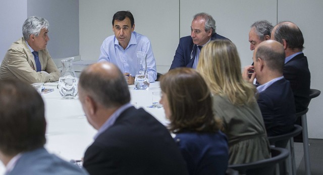 Fernando Martínez-Maíllo se reúne con su equipo de trabajo