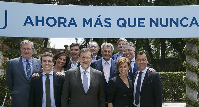 Mariano Rajoy y María Dolores de Cospedal con los cabezas de lista al Congreso por Castilla y León