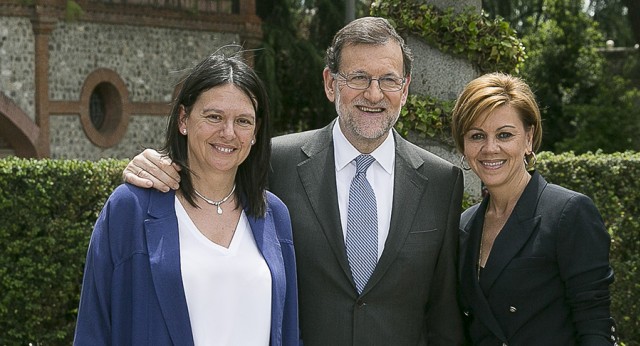 Mariano Rajoy y María Dolores de Cospedal con la candidata número 1 por Asturias, Susana López Ares