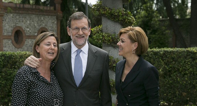 Mariano Rajoy y María Dolores de Cospedal con la cabeza de lista al Congreso por Cantabria, Ana Madrazo