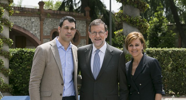 Mariano Rajoy y María Dolores de Cospedal con el candidato número 1 al Congreso Por Navarra, Javier García Jiménez