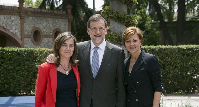 Mariano Rajoy y María Dolores de Cospedal con la cabeza de lista al Congreso por Valencia, Elena María Bastidas