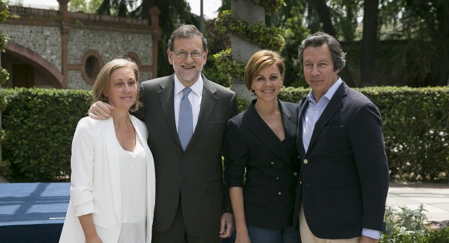 Mariano Rajoy y María Dolores de Cospedal con los cabezas de lista al Congreso por Extremadura