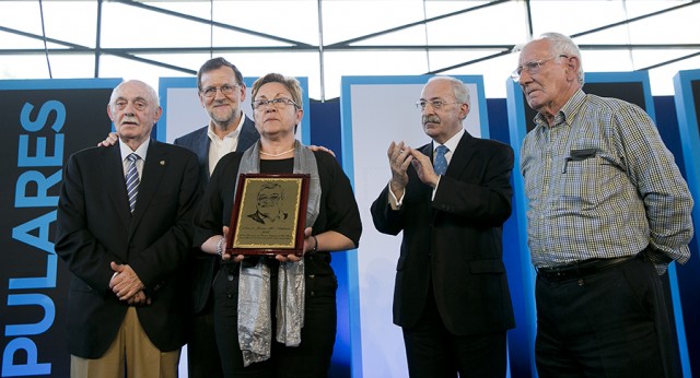 Mariano Rajoy entrega el Premio Pedrosa a todos los concejales del PP Vasco