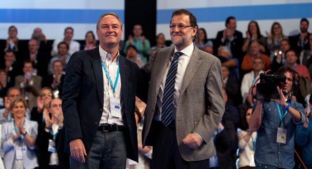 Mariano Rajoy y Alberto Fabra en la clausura de la 21 Intermunicipal Popular en Valencia