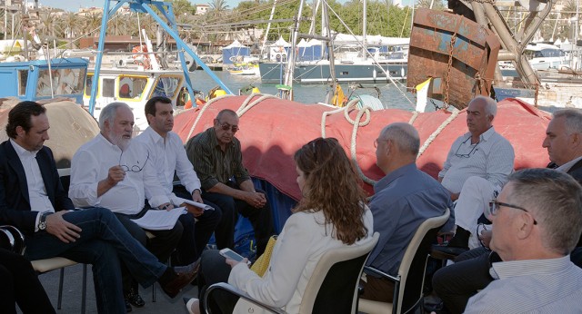 Miguel Arias Cañete se reúne con cofradías de pescadores en Palma de Mallorca