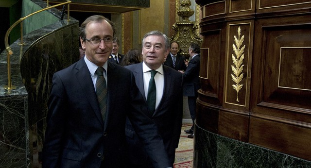 Alfonso Alonso y José Manuel Barreiro a su llegada al DEN 2014