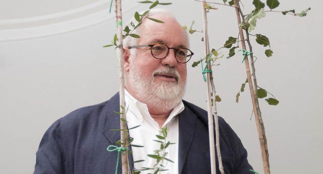 Miguel Arias Cañete visita la Asociación Agraria de Jóvenes Agricultores (ASAJA)