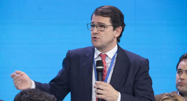 El candidato del PP en Castilla y León, Alfonso Fernández Mañueco, durante su intervención en la Convención Nacional