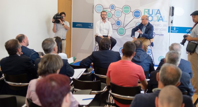 El Vicesecretario de Sectorial, Javier Maroto, se ha reunido hoy en Ourense con representantes de cooperativas