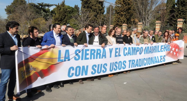 Pablo Casado acude a apoyar la manifestación en defensa del mundo rural