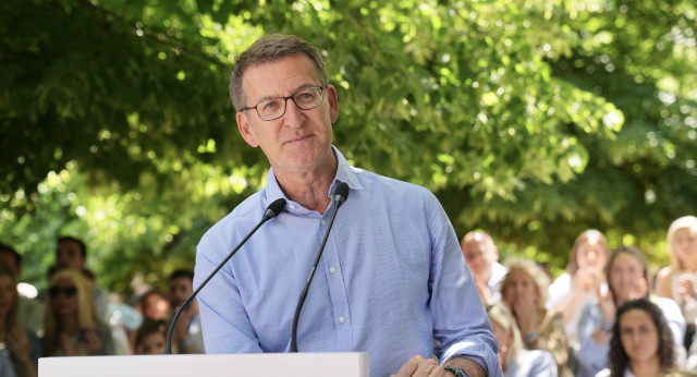 Alberto Núñez Feijóo participa en un acto en Granada