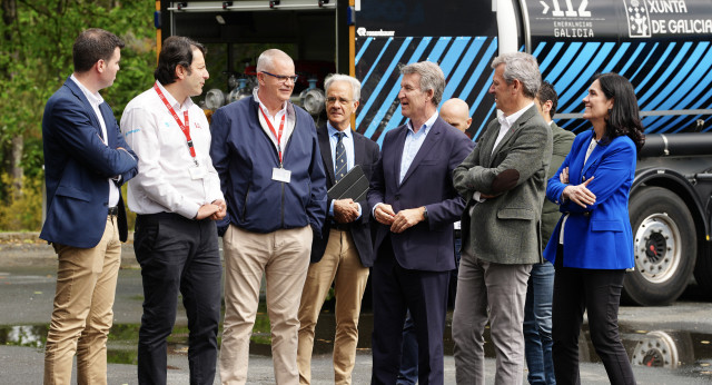 Alberto Núñez Feijóo y Alfonso Rueda visitan las instalaciones de CIAE 112 Galicia en A Estrada (Pontevedra)