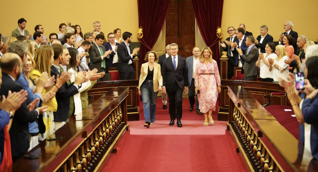 Alberto Núñez Feijóo en la reunión con senadores y diputados del grupo popular