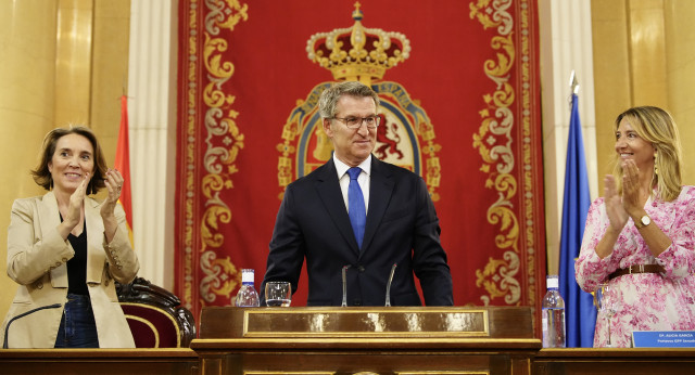 Alberto Núñez Feijóo en la reunión con senadores y diputados del grupo popular