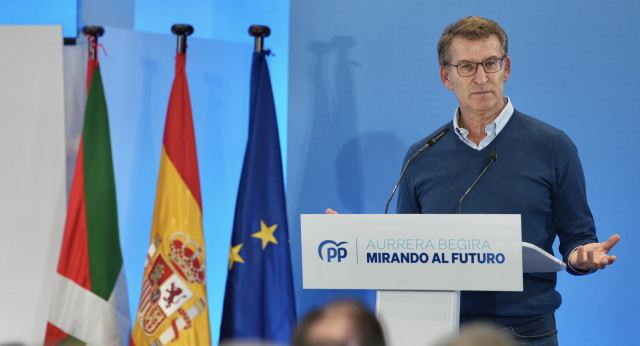 El presidente del Partido Popular, Alberto Núñez Feijóo, durante su intervención en el 16 Congreso del PP Vasco