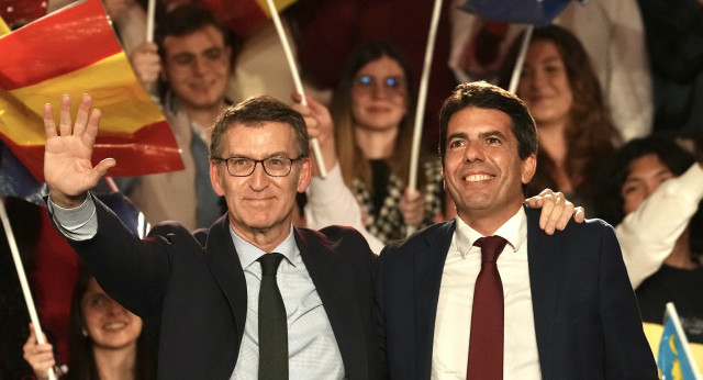 Alberto Núñez Feijóo y Carlos Mazón en el acto En defensa de un gran país en Valencia