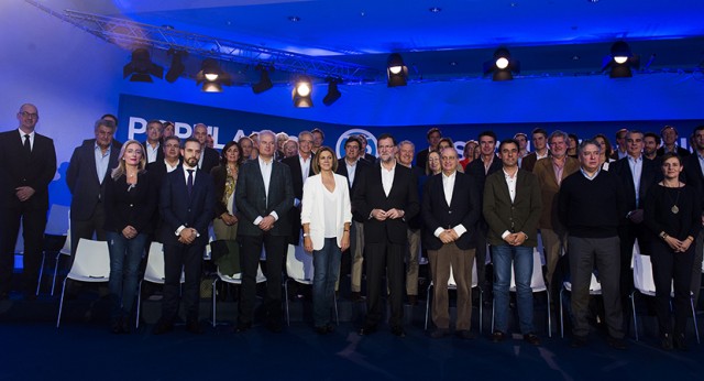 Mariano Rajoy con los candidatos del PP a las elecciones generales 